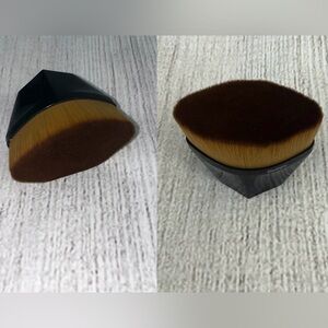 DAUBIGNY Women’s Perfect Blending Makeup Brush for Blush & Foundation - Black